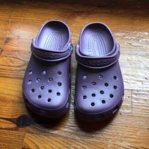crocs